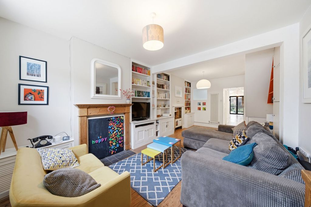 Property photo 2 of 26