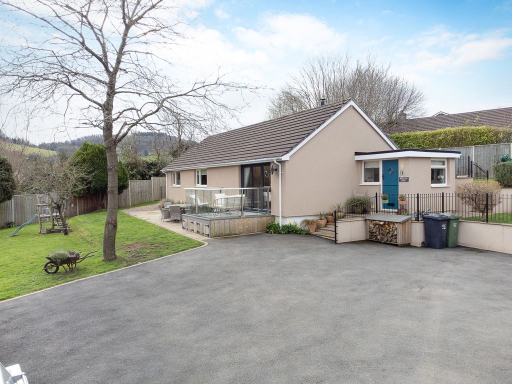 Property photo 1 of 18 Willow End-36