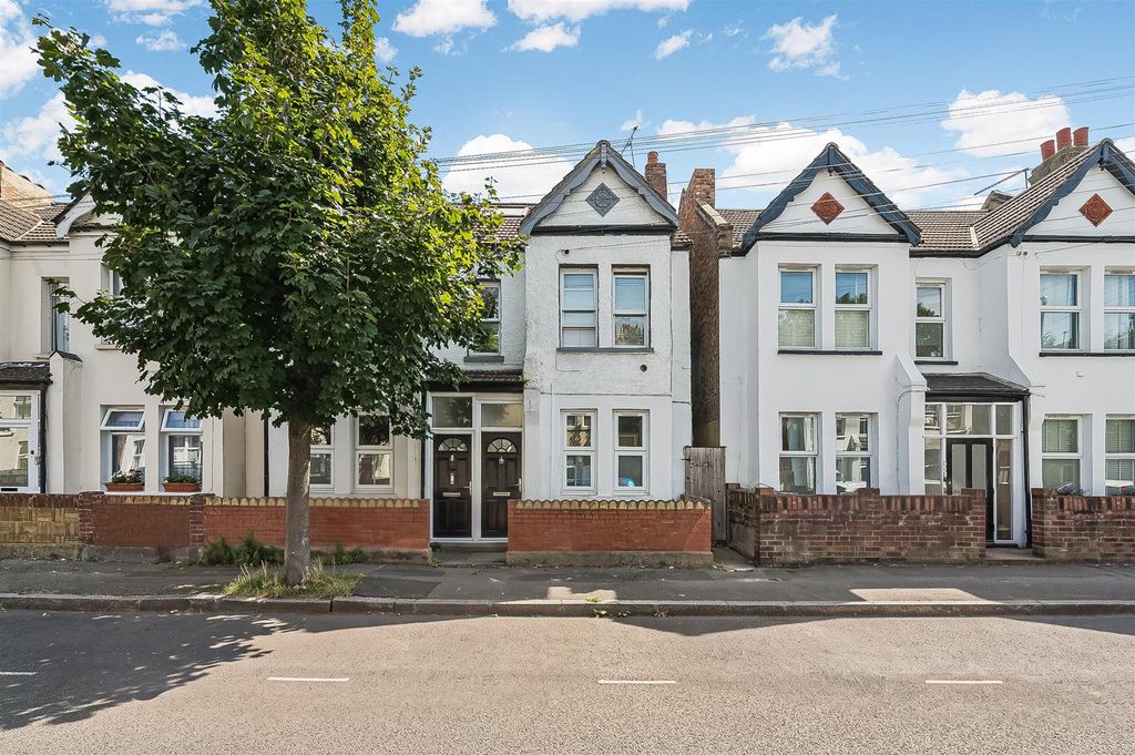 Property photo 1 of 11