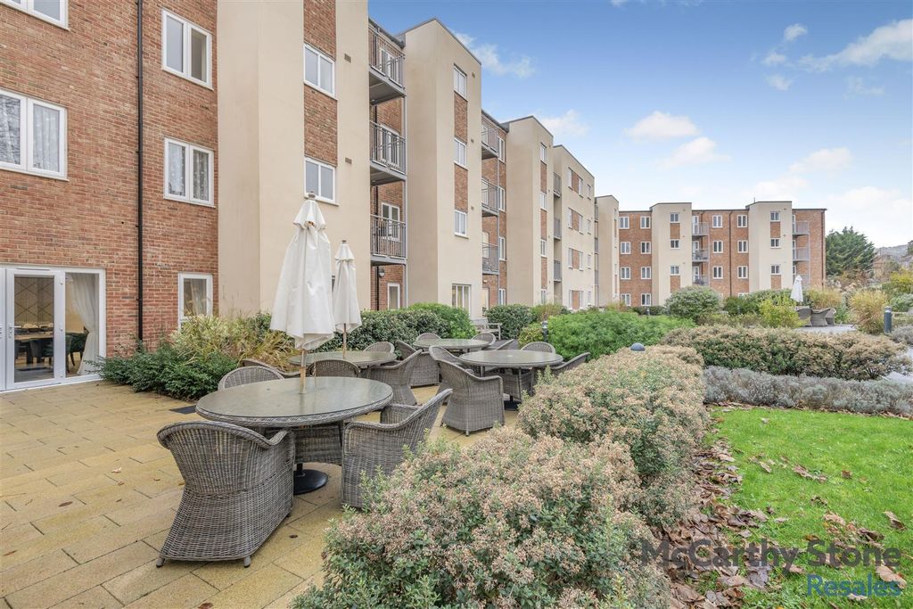 Property photo 1 of 22 8672597-Exterior01.Jpg