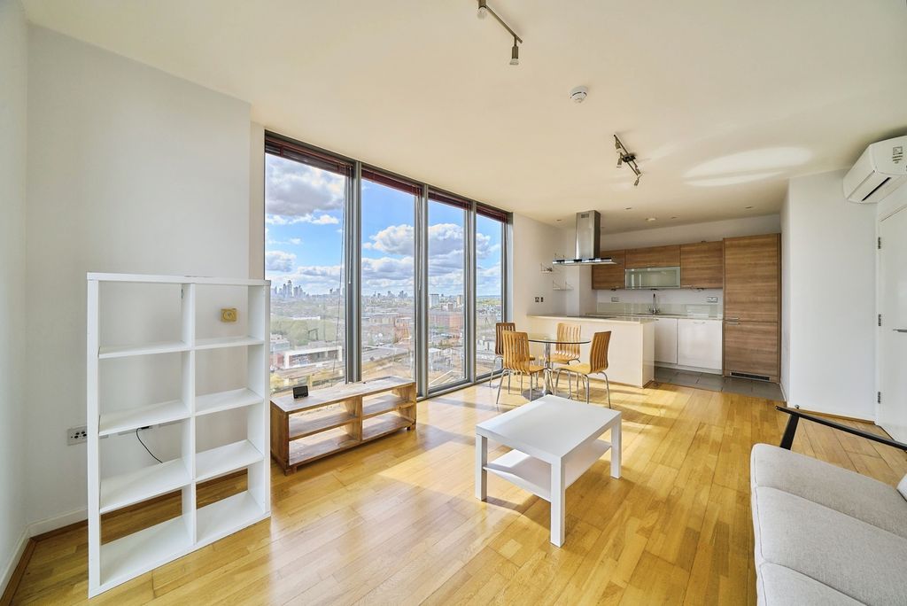 Property photo 3 of 24 Pbox-Img.Jpg