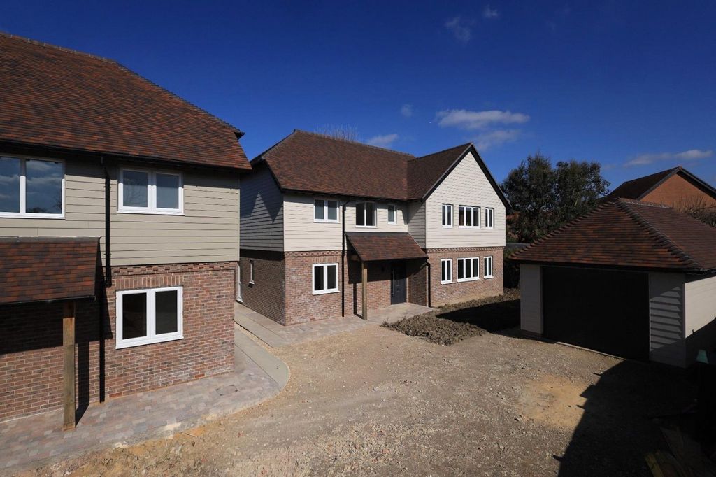 Property photo 2 of 28 Picture No. 38