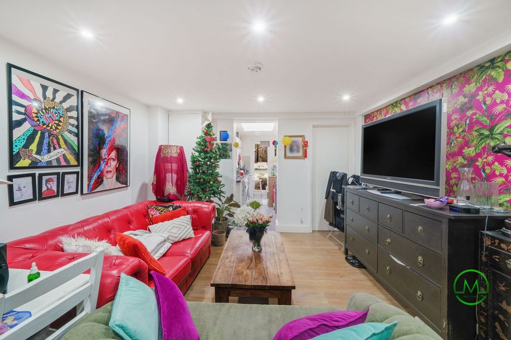 Property photo 1 of 10 Ground Floor Two Bedroom Flat