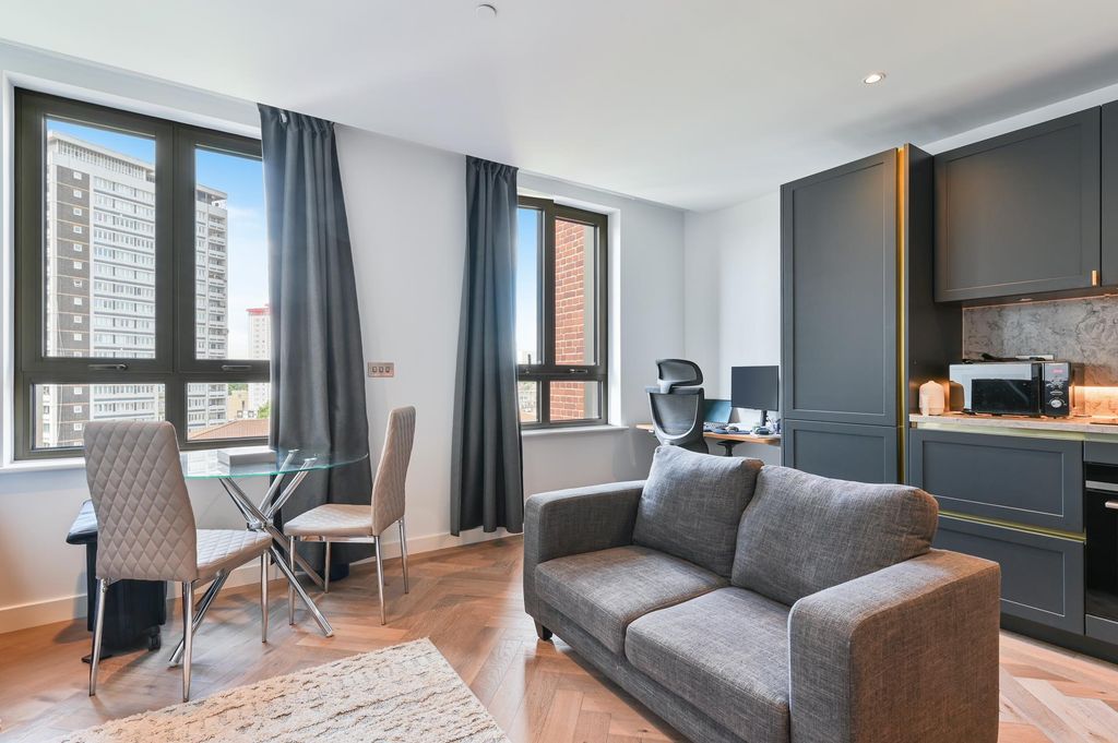 Property photo 2 of 4