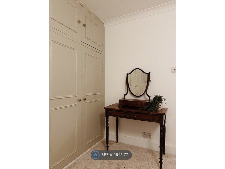 Property photo 2 of 11 Dressing Table