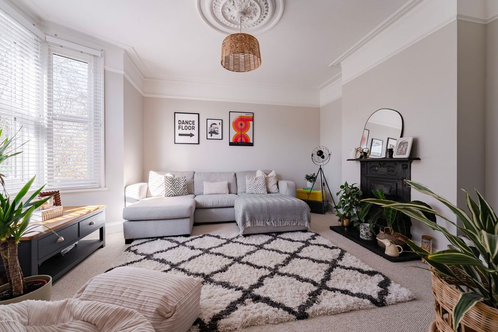 Property photo 2 of 26