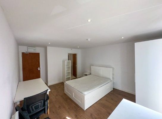 Property photo 3 of 6 Bright And Spacious Master Bedroom Featuring A Lar...