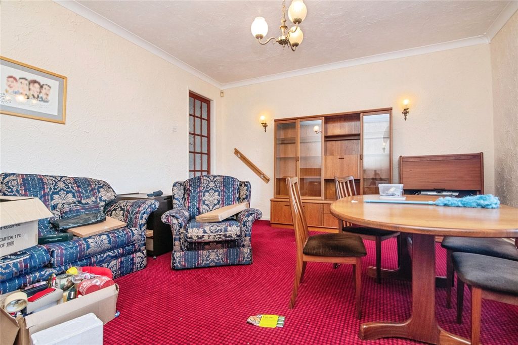 Property photo 2 of 34 Picture No. 05