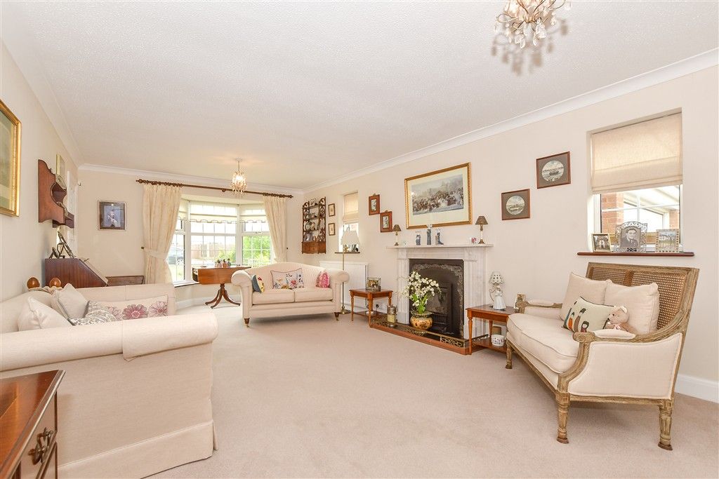 Property photo 3 of 15 Sitting Room