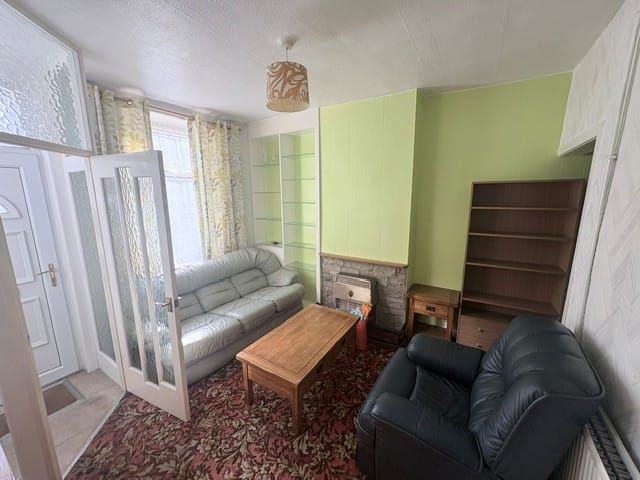 Property photo 2 of 8