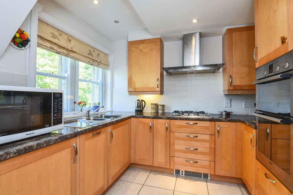Property photo 2 of 10 2. Kitchen