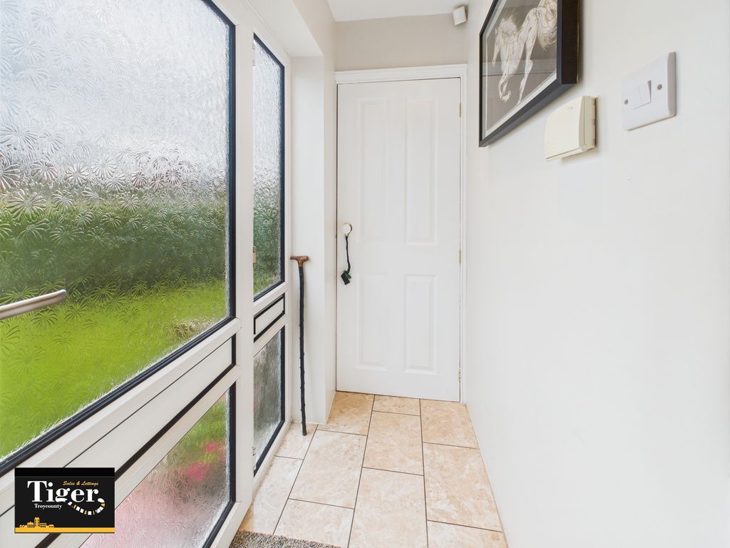 Property photo 2 of 25
