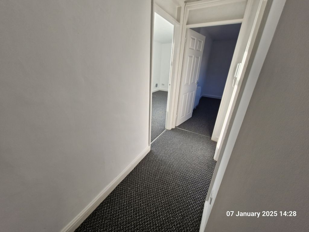 Property photo 2 of 7 Inventory - 2148B Coventry Road - 07.01 (13)