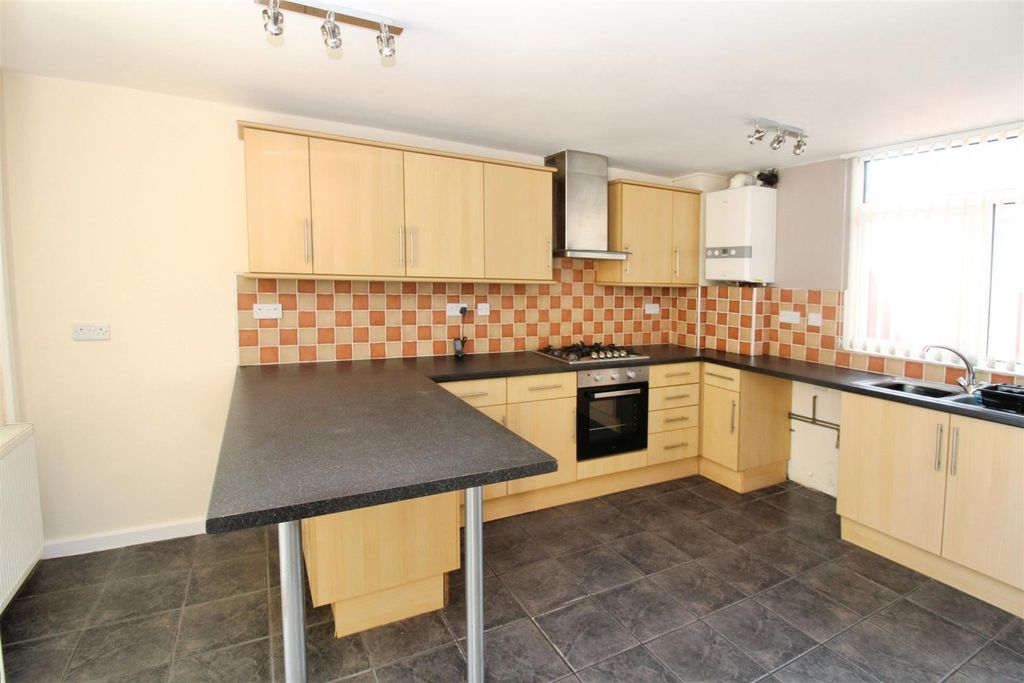 Property photo 3 of 12 Fitted Dining Kitchen