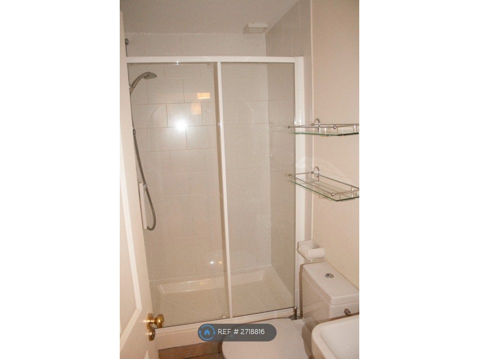 Property photo 3 of 6 Bathroom