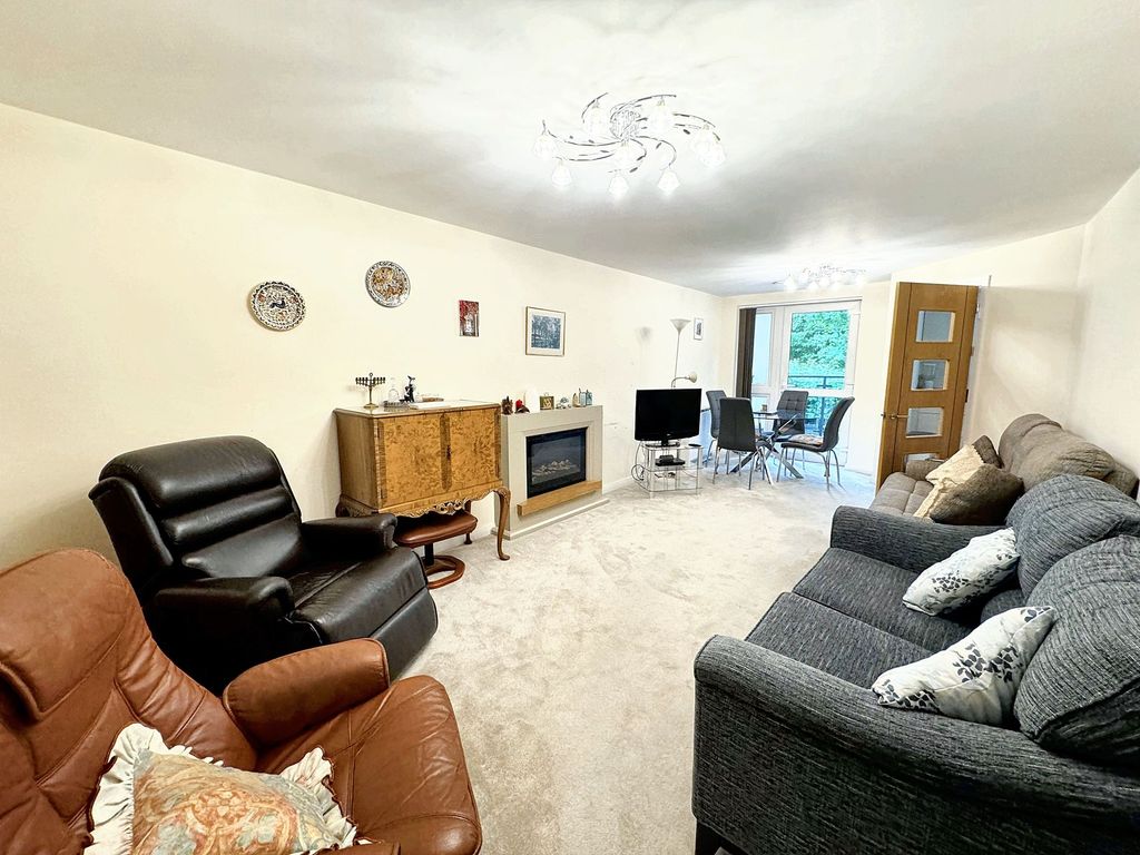 Property photo 3 of 16