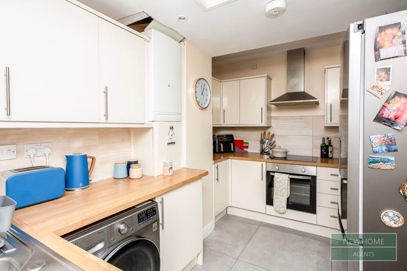 Property photo 2 of 17 Photo 4