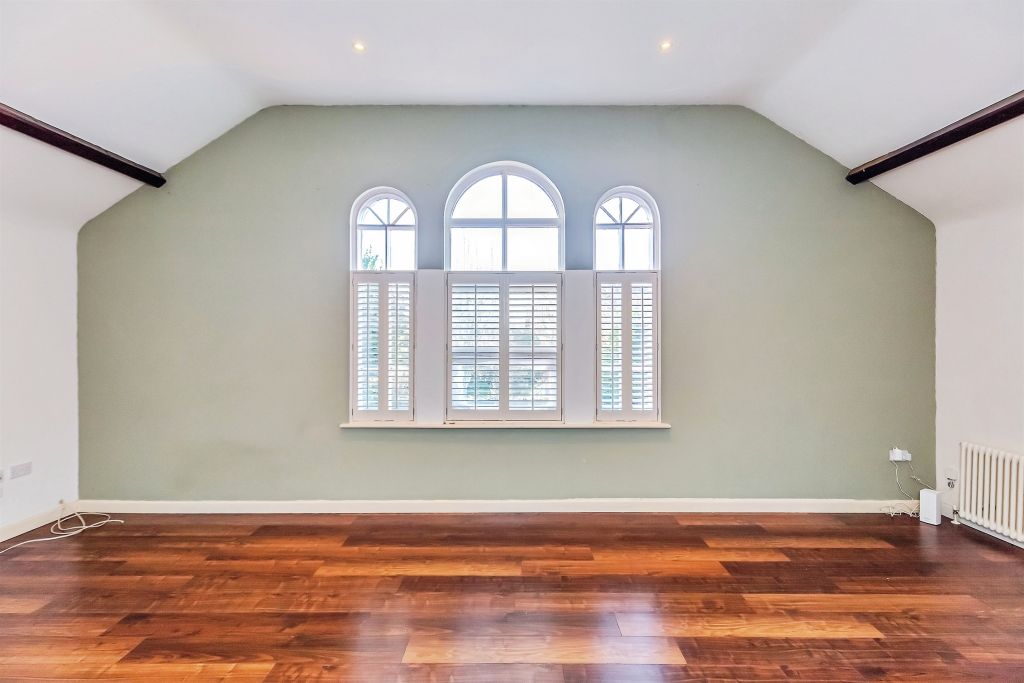 Property photo 3 of 17 Image