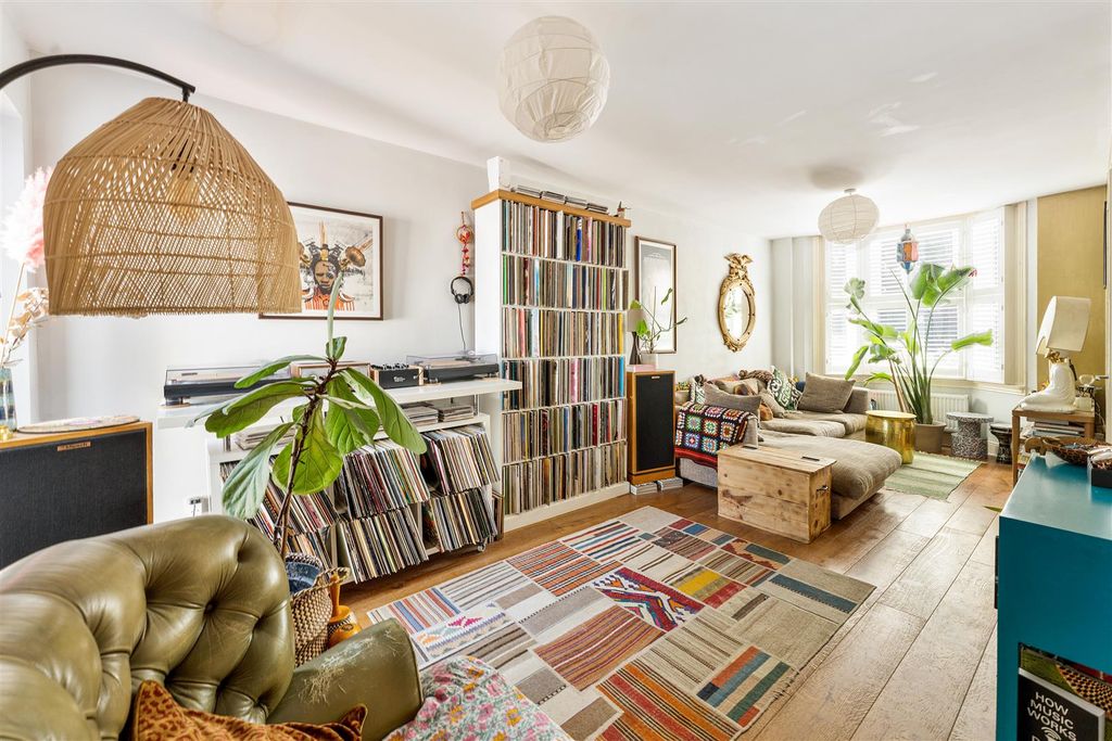 Property photo 1 of 40 Farmer Road, E10
