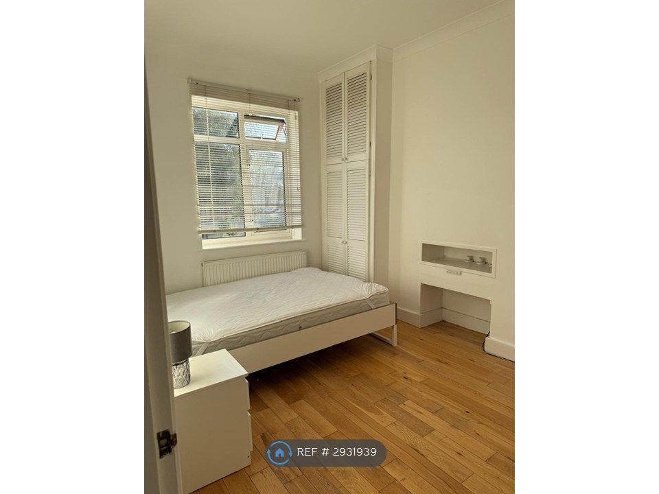 Property photo 3 of 6 Bedroom