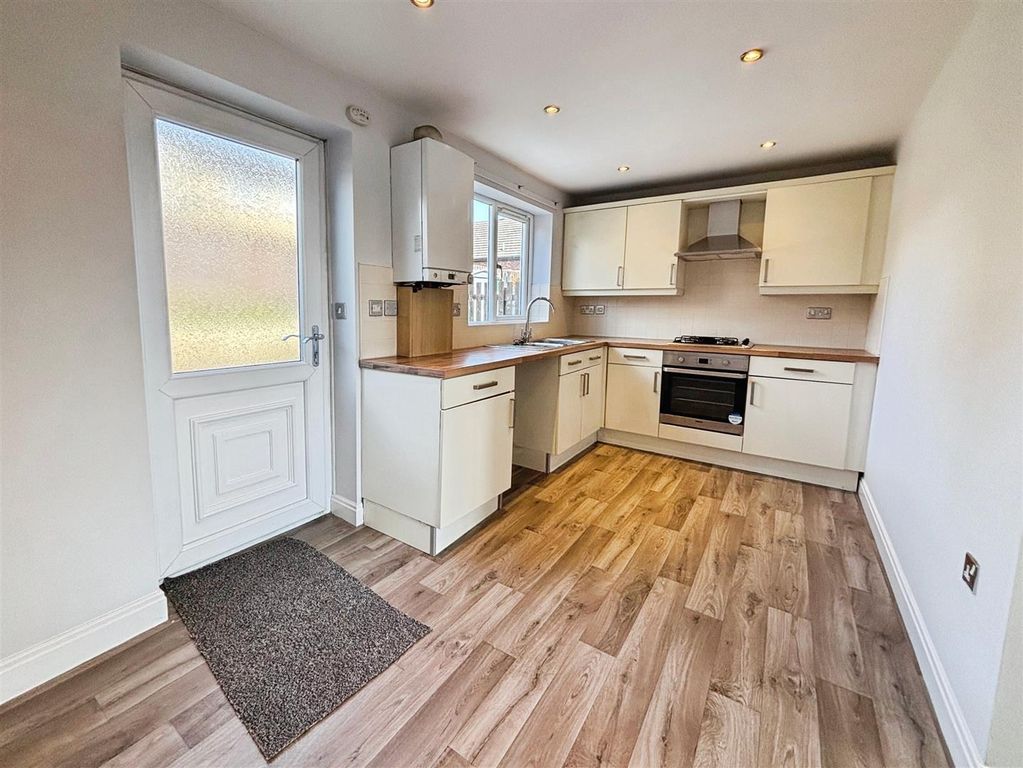 Property photo 3 of 16 Kitchen/Diner