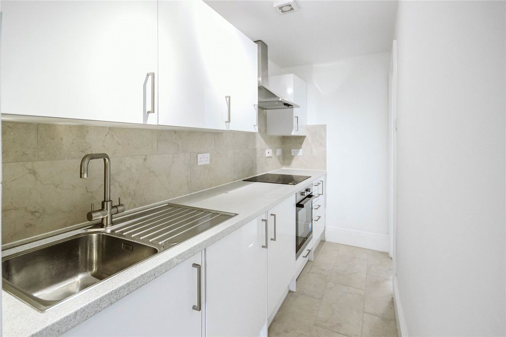 Property photo 2 of 7 Picture No. 41