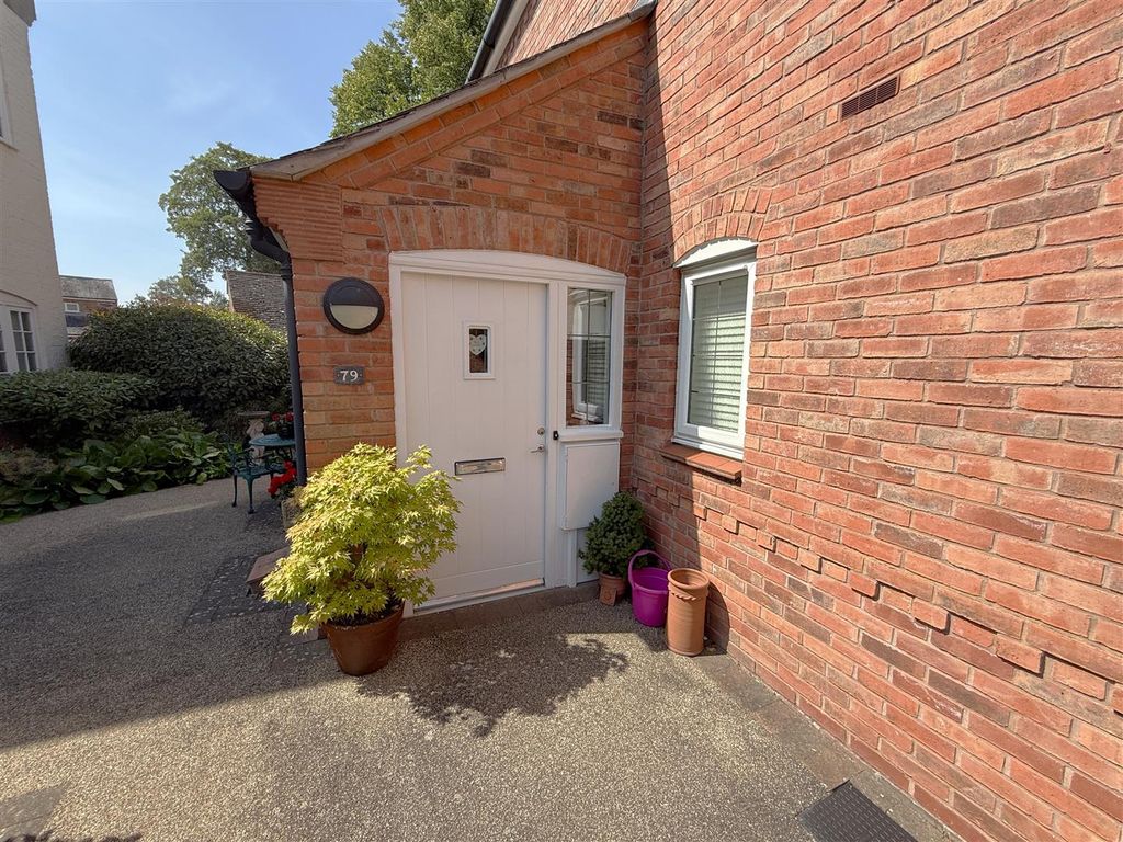 Property photo 3 of 18 Entry.Jpg