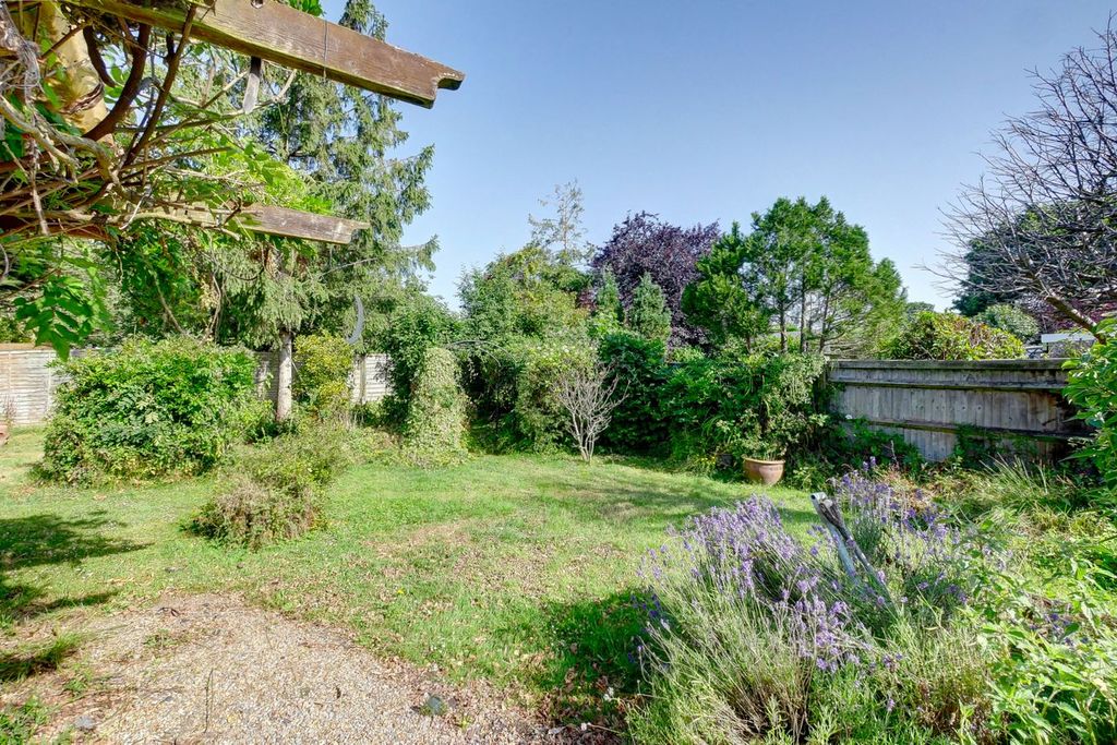 Property photo 2 of 32