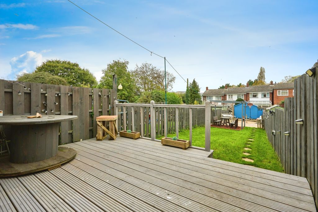 Property photo 1 of 12 Decking