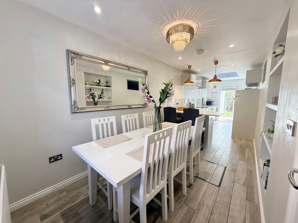 Property photo 3 of 20 Kitchen Diner