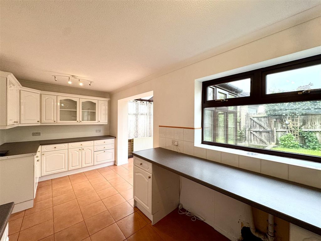Property photo 3 of 18 Kitchen/Dining Room
