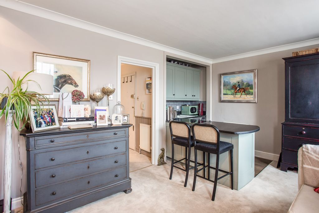 Property photo 2 of 18 66197_Ebury Street L