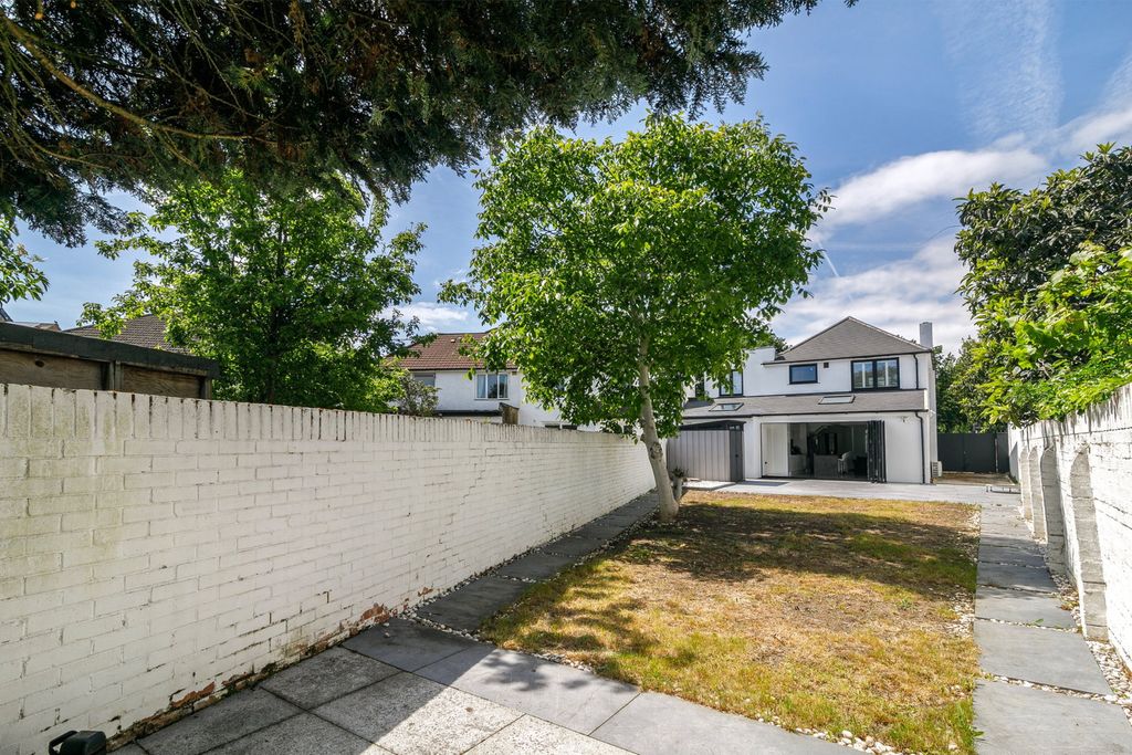 Additional image 9 of 5 bed detached house for saleHounslow Road, Feltham TW14
