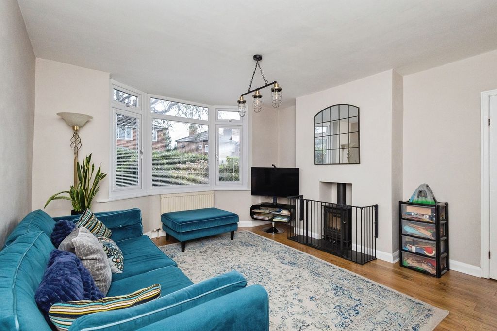 Property photo 2 of 17 Photo