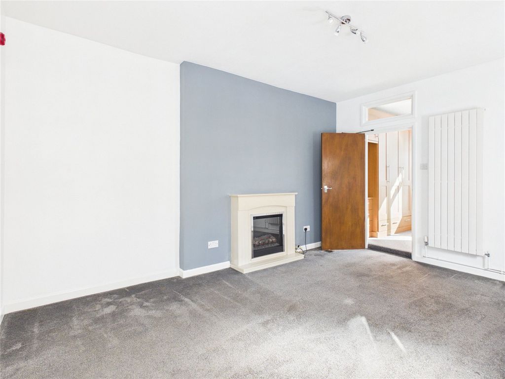 Property photo 2 of 10 Picture No. 11