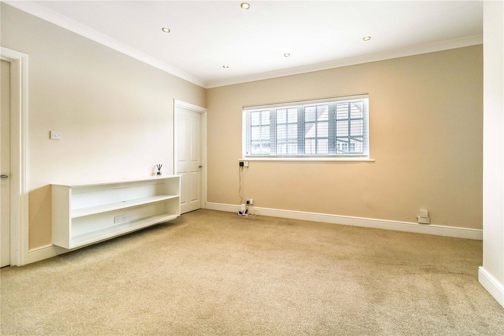 Property photo 3 of 6 Picture No. 16