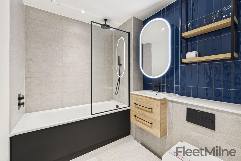 Property photo 2 of 15 Bathroom