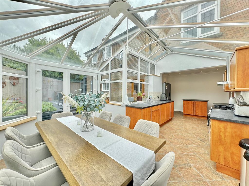 Property photo 3 of 38