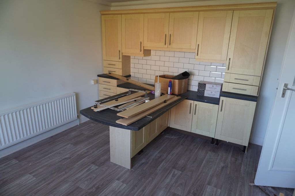 Property photo 3 of 29 Kitchen