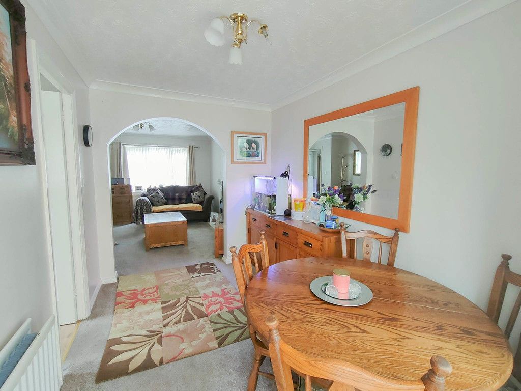 Property photo 3 of 25