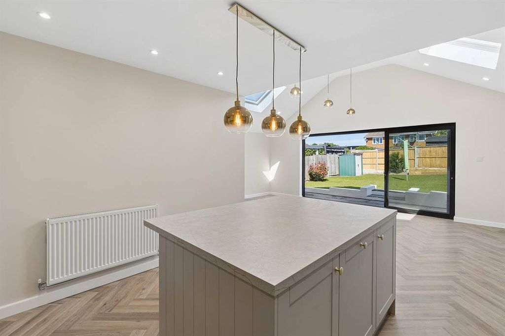 Property photo 2 of 24