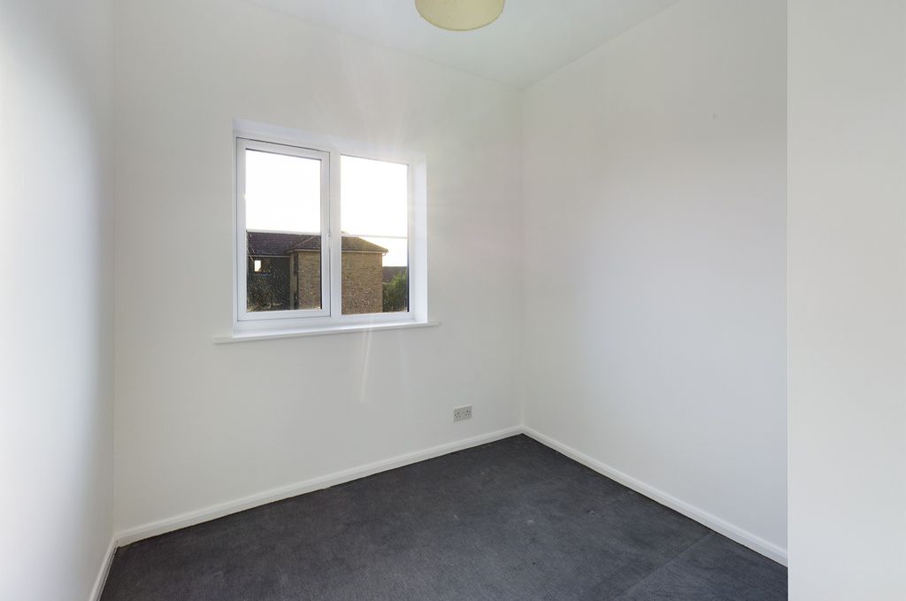 Additional image 5 of 2 bed flat for saleTamarin Gardens, Cambridge CB1
