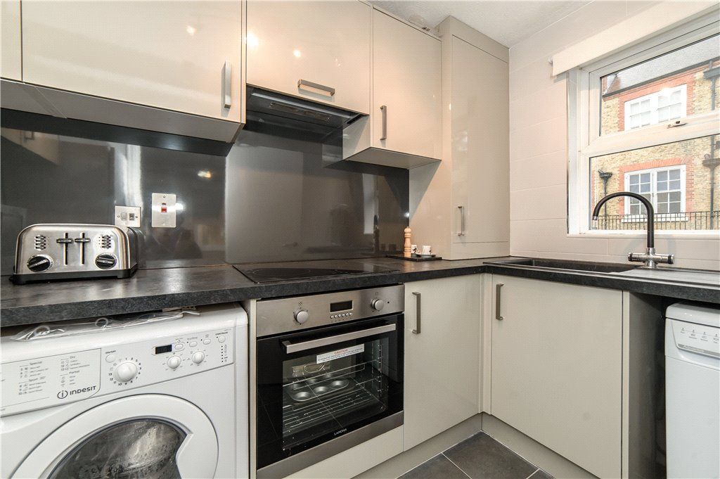 Property photo 3 of 5 Kitchen