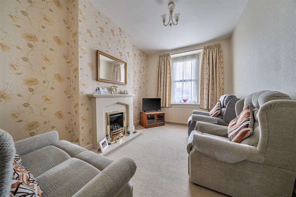 Property photo 2 of 15 1438345-14-69cd1dc9Dcde1.Jpg