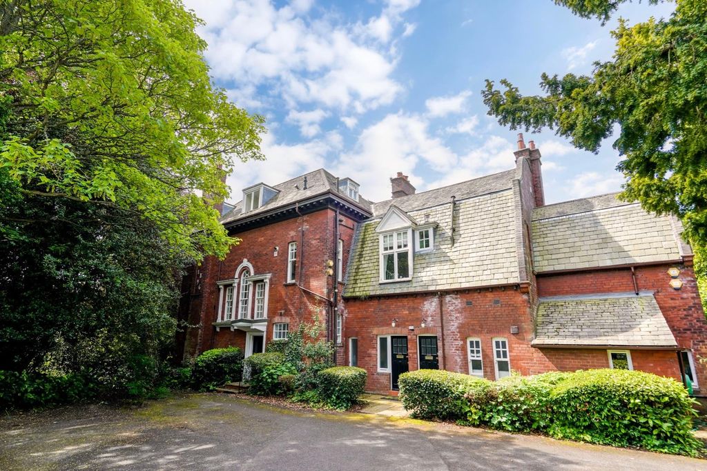 Property photo 1 of 10 External
