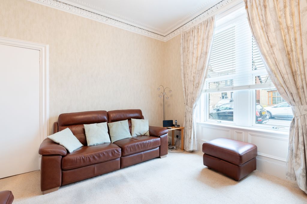 Property photo 3 of 28