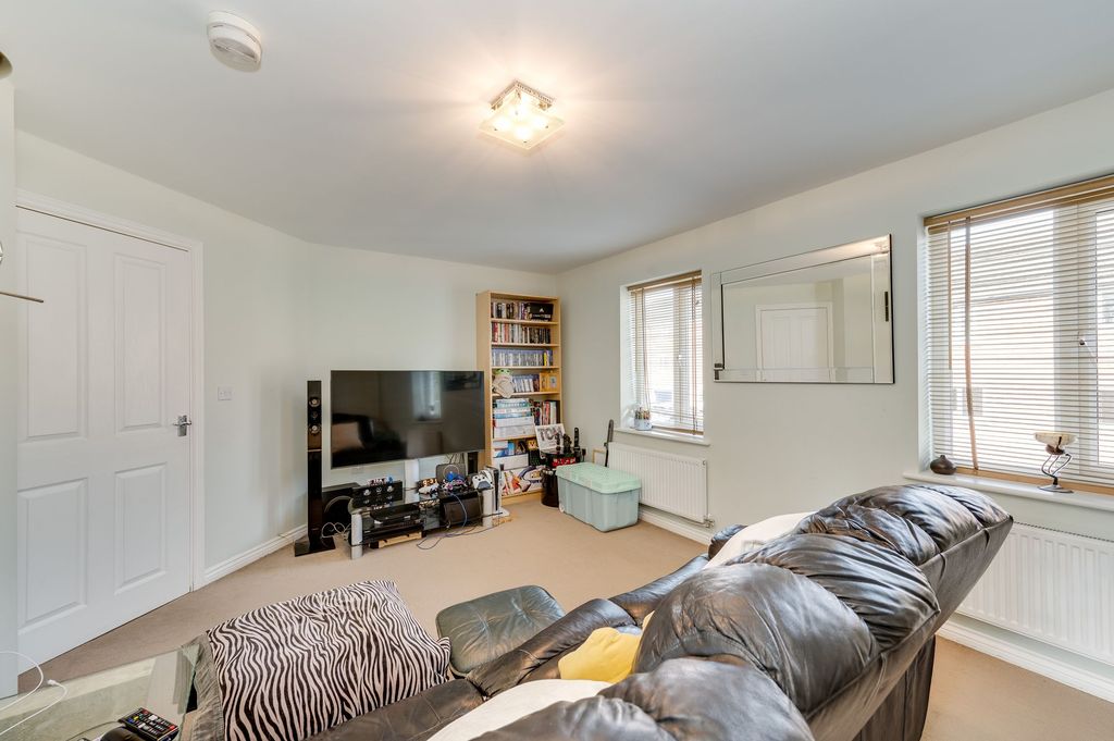 Property photo 3 of 13