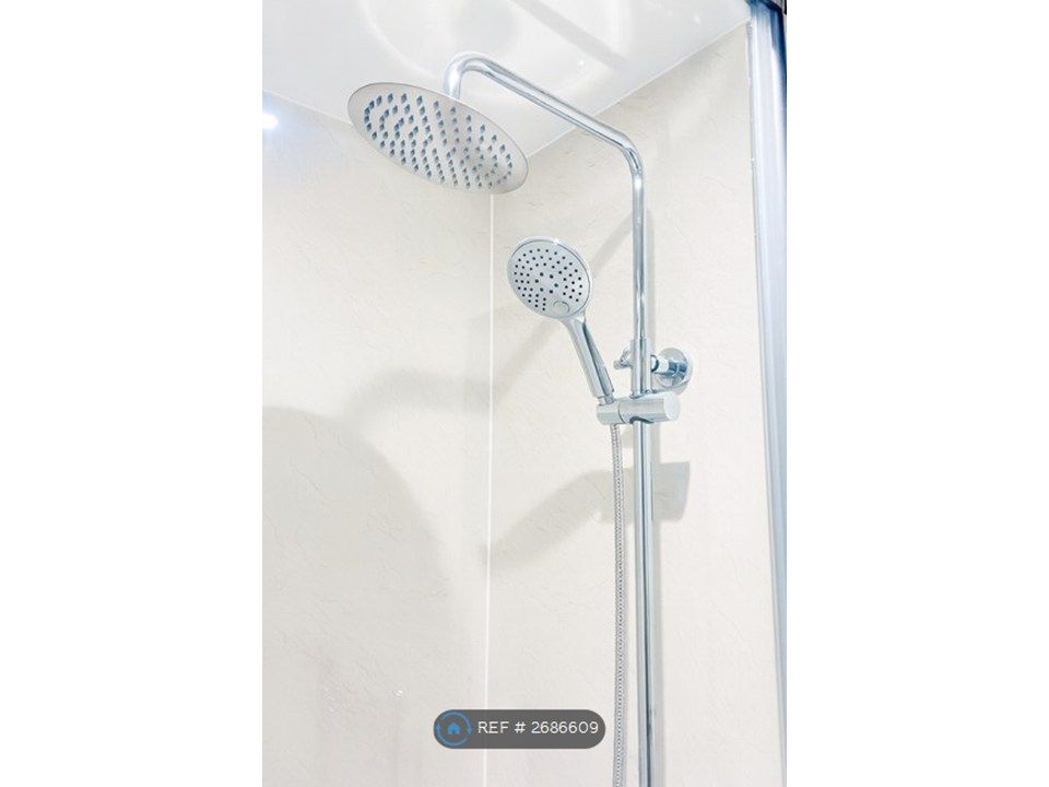 Property photo 3 of 15 All Rooms Finished To A High Standard