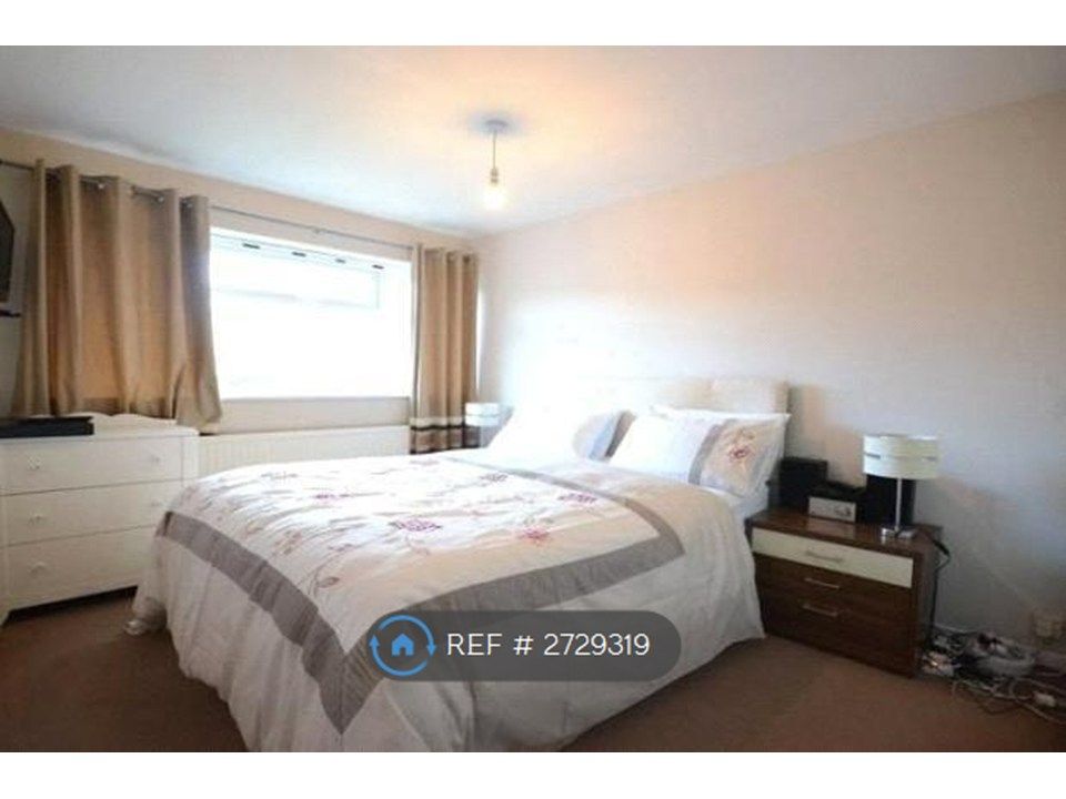 Property photo 3 of 9 Bedroom