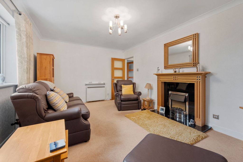 Property photo 2 of 25
